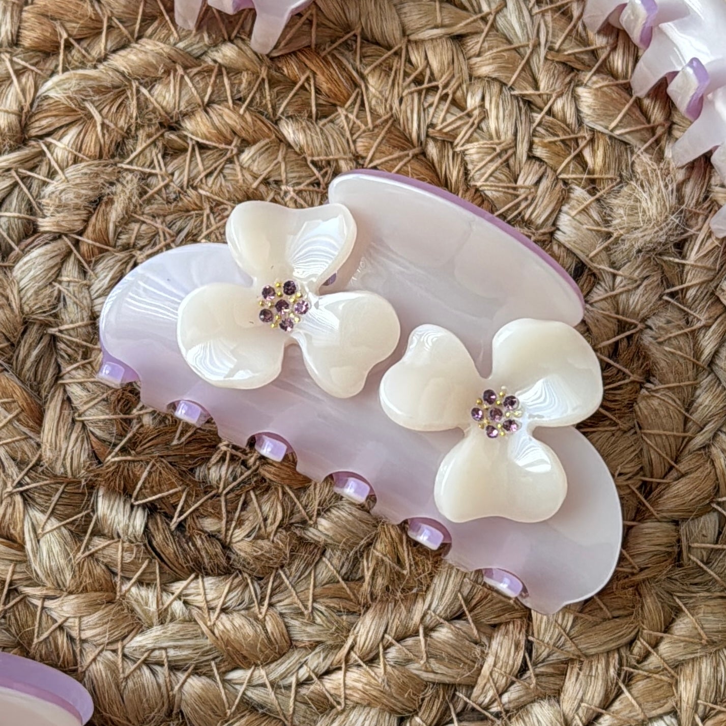 Petal Pearl Clip Lavender